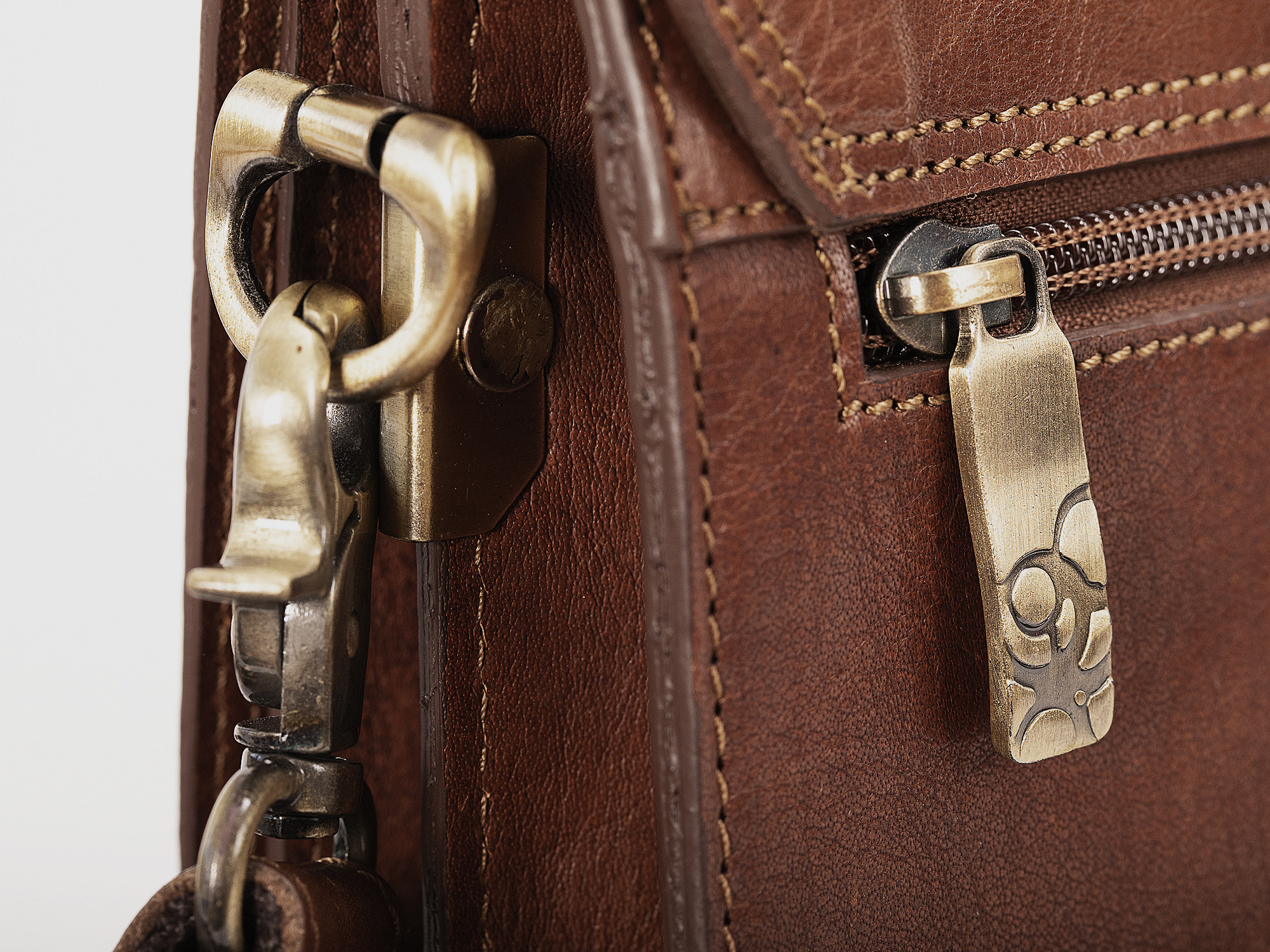 Kézitáska Flapbag Small Brandy LB034 3 Kézitáska Flapbag Small Brandy LB034 - Image 3