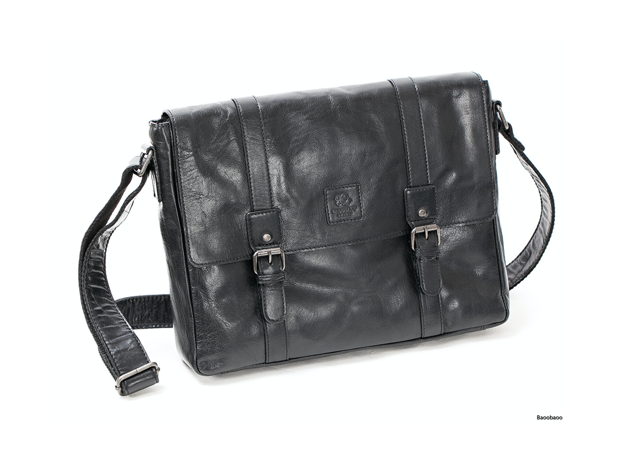 Aktatáska Messengerbag 13" Black BB107 1 fekete bőr messenger táska 13 BB107 - fedeles laptoptáska dupla rögzítőpánttal és mágneses zárral