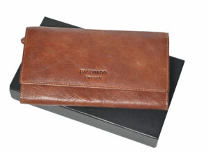 Fekete női bőr pénztárca BB147 bivalybőrből, cipzáras záródással